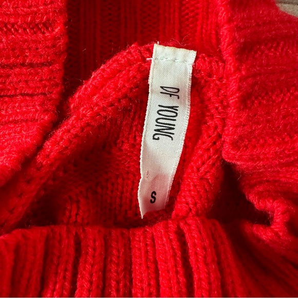Red Knit Turtleneck Size Small - Picture 3 of 3